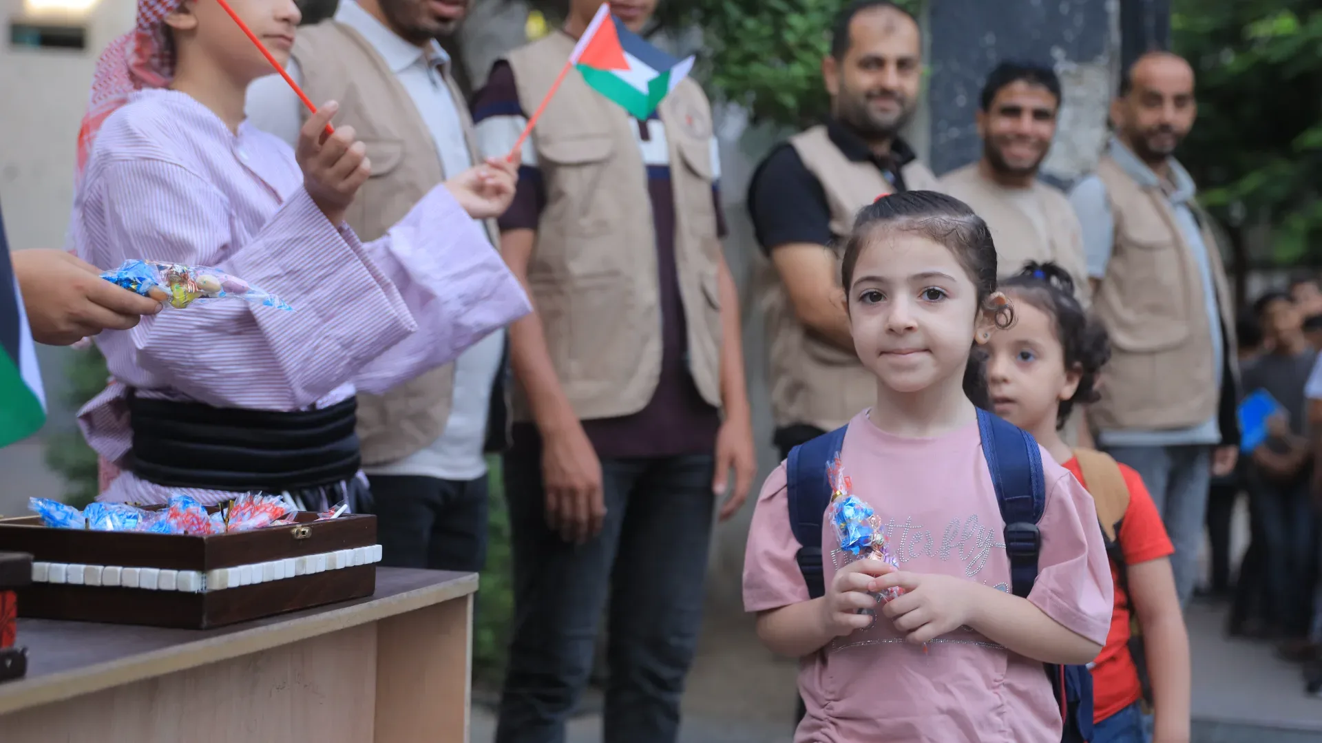 1500 طالب وطالبة يبدؤون عامهم الدراسي الجديد في مدرسة فلسطين الغد